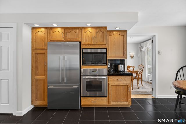 14 Centre Village Drive 14, Madison, CT 06443