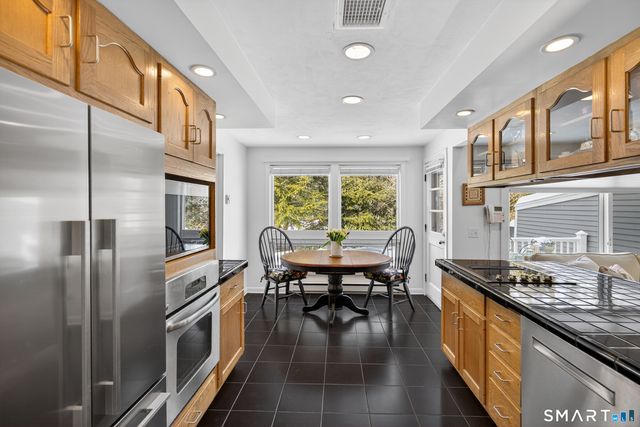 14 Centre Village Drive 14, Madison, CT 06443