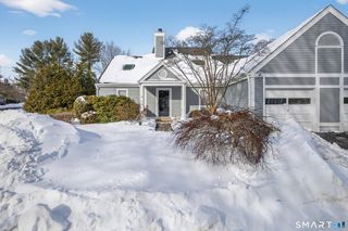 14 Centre Village Drive 14, Madison, CT 06443