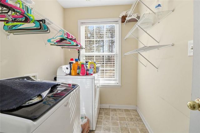 15 High Point Circle, Newnan, GA 30265