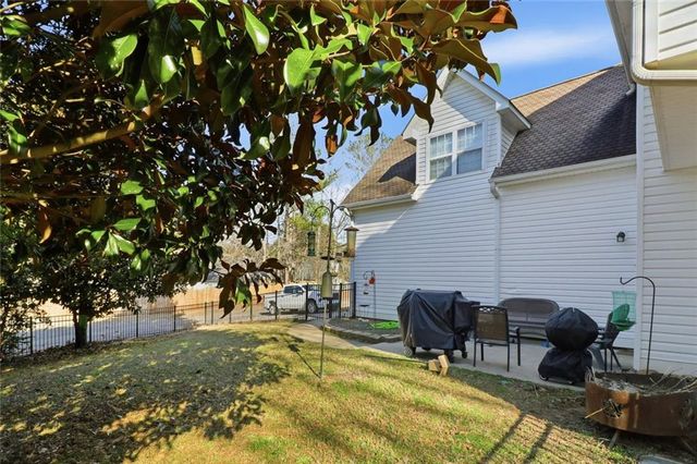 15 High Point Circle, Newnan, GA 30265