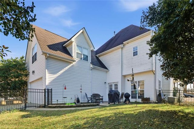 15 High Point Circle, Newnan, GA 30265