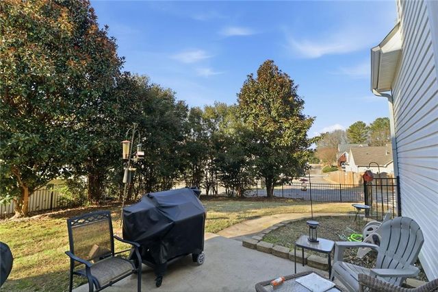 15 High Point Circle, Newnan, GA 30265