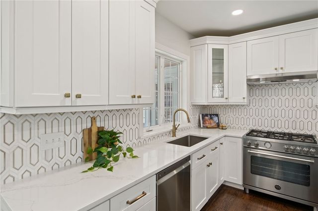 2 Esker Rise, Victor, NY 14564