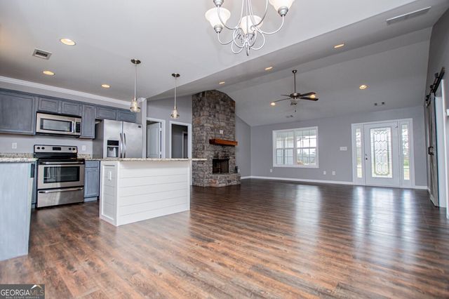 450 Horseshoe Bend, Carrollton, GA 30116