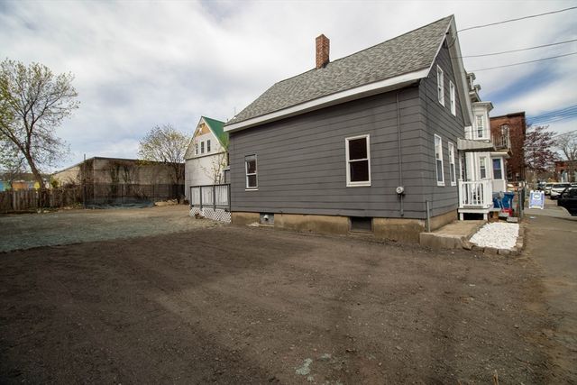 40-42 Holly St, Lawrence, MA 01841