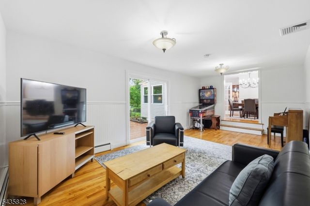 25 King George Rd, Warren Twp., NJ 07059