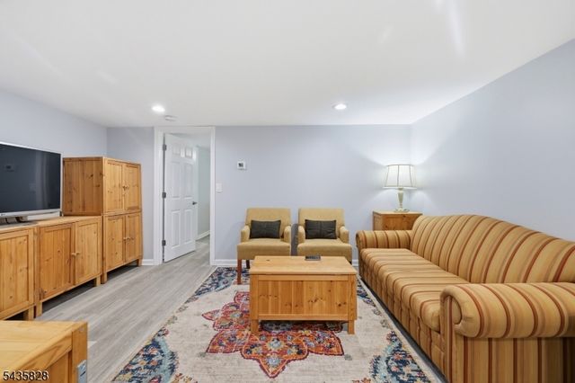 25 King George Rd, Warren Twp., NJ 07059