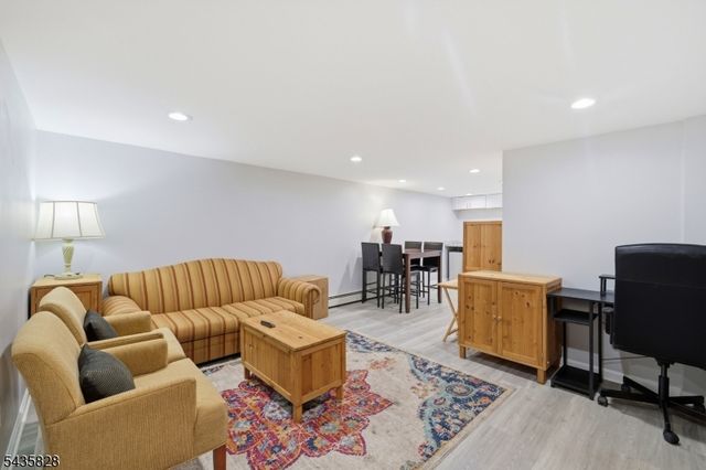 25 King George Rd, Warren Twp., NJ 07059