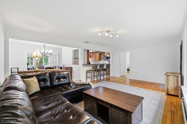 25 King George Rd, Warren Twp., NJ 07059