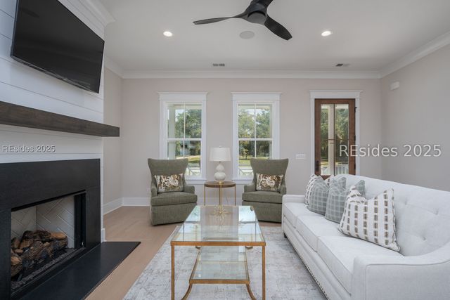 20 Millers Pond Dr, Beaufort, SC 29907