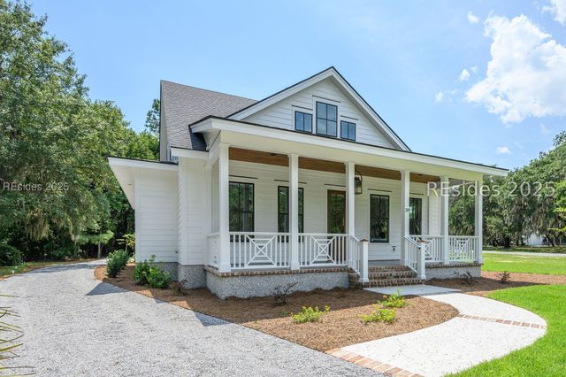 20 Millers Pond Dr, Beaufort, SC 29907