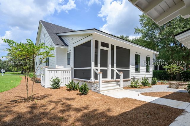 20 Millers Pond Dr, Beaufort, SC 29907