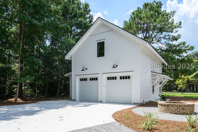 20 Millers Pond Dr, Beaufort, SC 29907