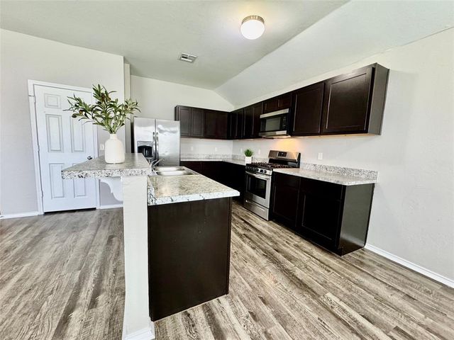 5303 Nicole Drive, Tuttle, OK 73089