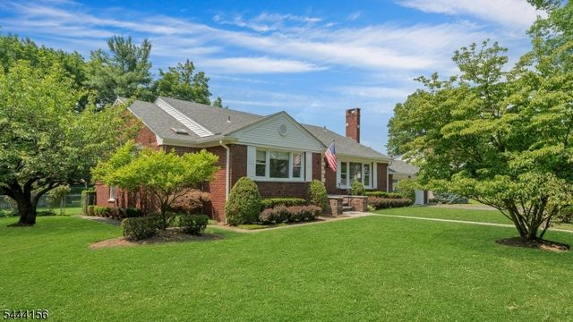 117 Yantacaw Brook Rd, Montclair Twp., NJ 07043