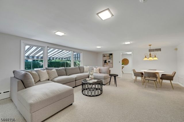 117 Yantacaw Brook Rd, Montclair Twp., NJ 07043