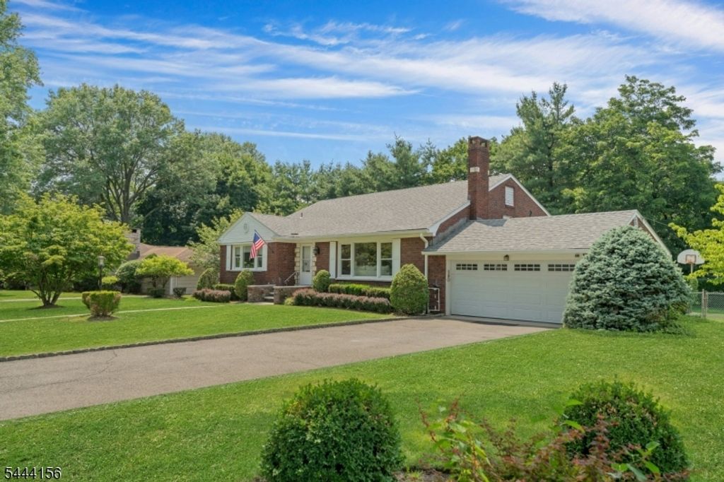 117 Yantacaw Brook Rd, Montclair Twp., NJ 07043