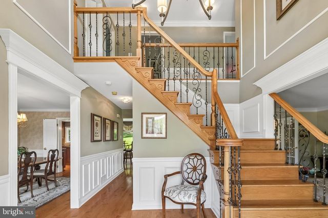 2042 COUNTRY CLUB DR, Doylestown, PA 18901