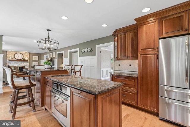 2042 COUNTRY CLUB DR, Doylestown, PA 18901
