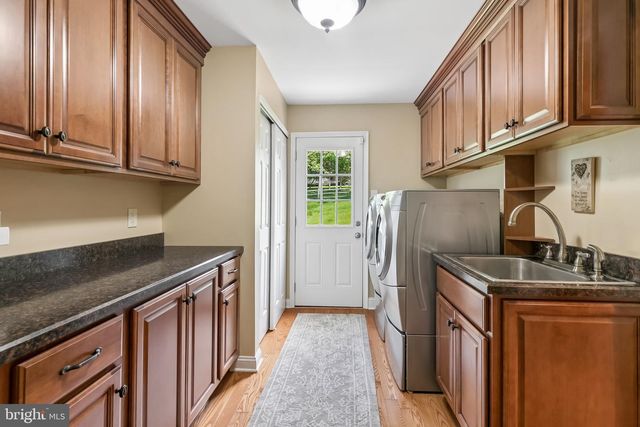 2042 COUNTRY CLUB DR, Doylestown, PA 18901