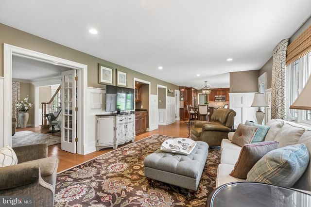 2042 COUNTRY CLUB DR, Doylestown, PA 18901
