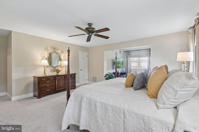 2042 COUNTRY CLUB DR, Doylestown, PA 18901