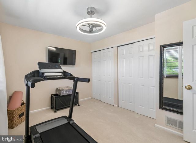 2042 COUNTRY CLUB DR, Doylestown, PA 18901