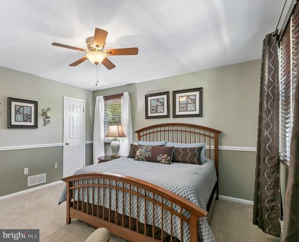 2042 COUNTRY CLUB DR, Doylestown, PA 18901