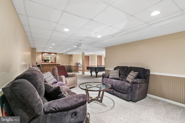 2042 COUNTRY CLUB DR, Doylestown, PA 18901
