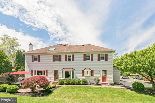2042 COUNTRY CLUB DR, Doylestown, PA 18901