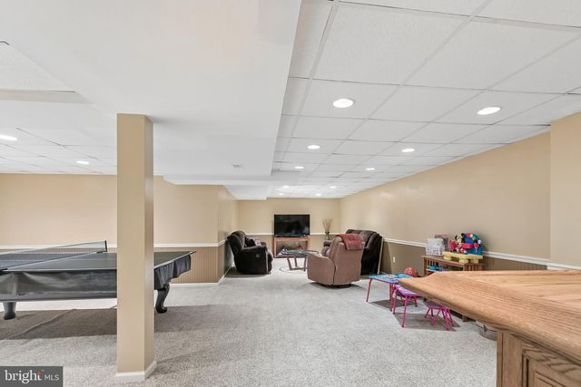 2042 COUNTRY CLUB DR, Doylestown, PA 18901