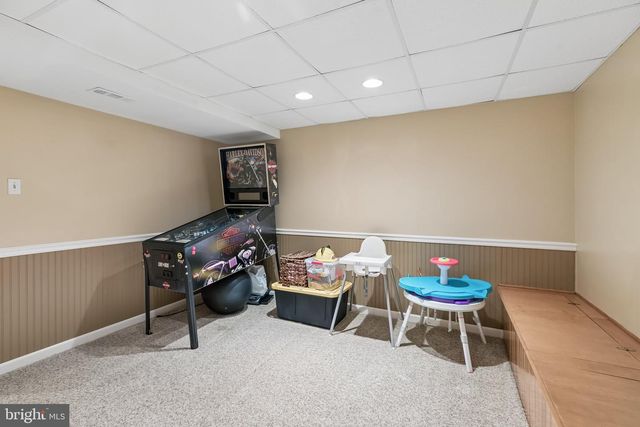 2042 COUNTRY CLUB DR, Doylestown, PA 18901