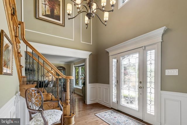 2042 COUNTRY CLUB DR, Doylestown, PA 18901