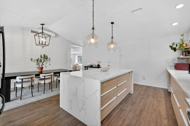 4951 Kurz Cir, Carmichael, CA 95608