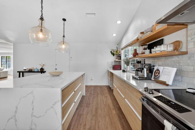 4951 Kurz Cir, Carmichael, CA 95608