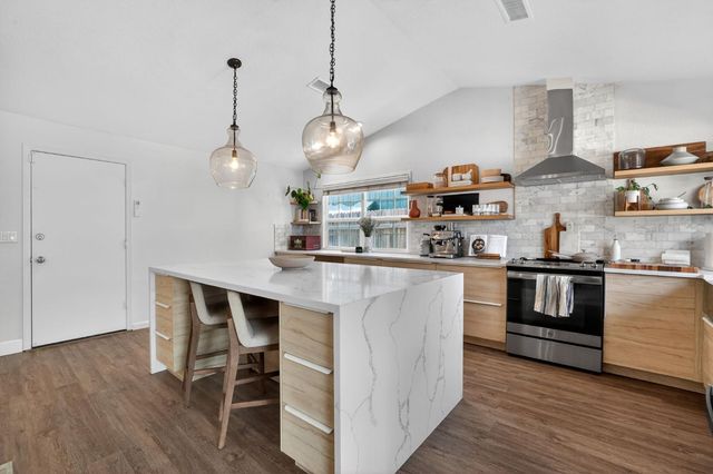 4951 Kurz Cir, Carmichael, CA 95608