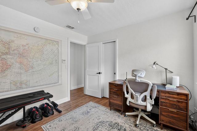 4951 Kurz Cir, Carmichael, CA 95608