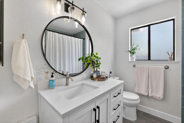 4951 Kurz Cir, Carmichael, CA 95608