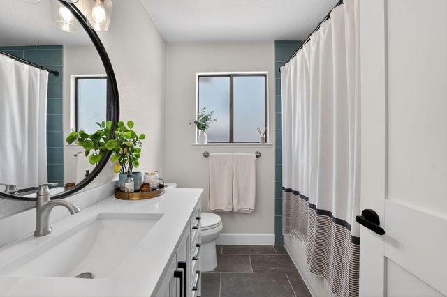 4951 Kurz Cir, Carmichael, CA 95608