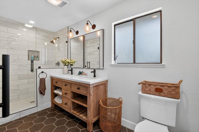 4951 Kurz Cir, Carmichael, CA 95608