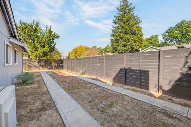 4951 Kurz Cir, Carmichael, CA 95608