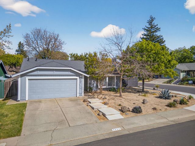 4951 Kurz Cir, Carmichael, CA 95608