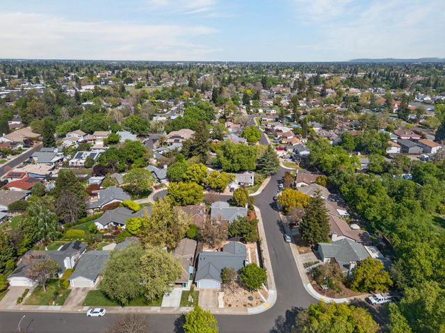 4951 Kurz Cir, Carmichael, CA 95608