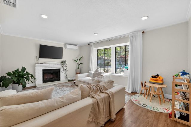 4951 Kurz Cir, Carmichael, CA 95608