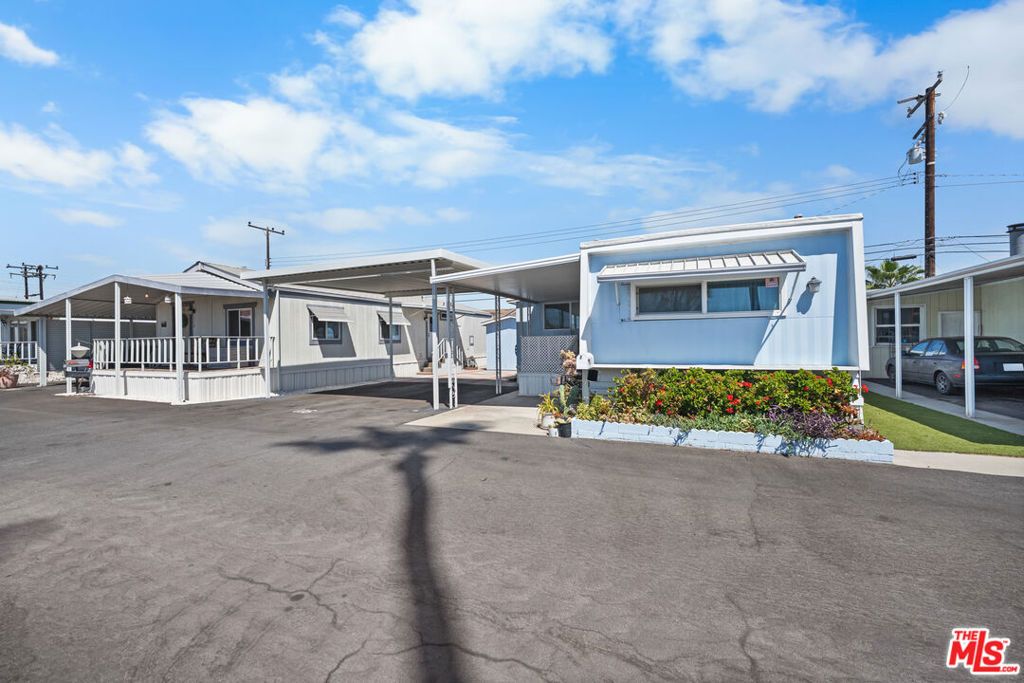 16601 Garfield Ave 116, Paramount, CA 90723 — exterior