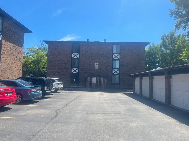 13622 Royal Court 824, Crestwood, IL 60418
