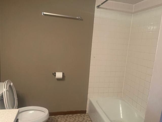 13622 Royal Court 824, Crestwood, IL 60418
