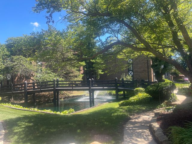 13622 Royal Court 824, Crestwood, IL 60418