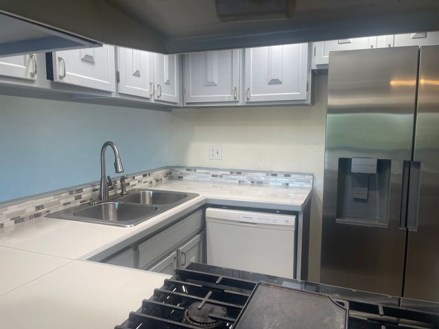 13622 Royal Court 824, Crestwood, IL 60418